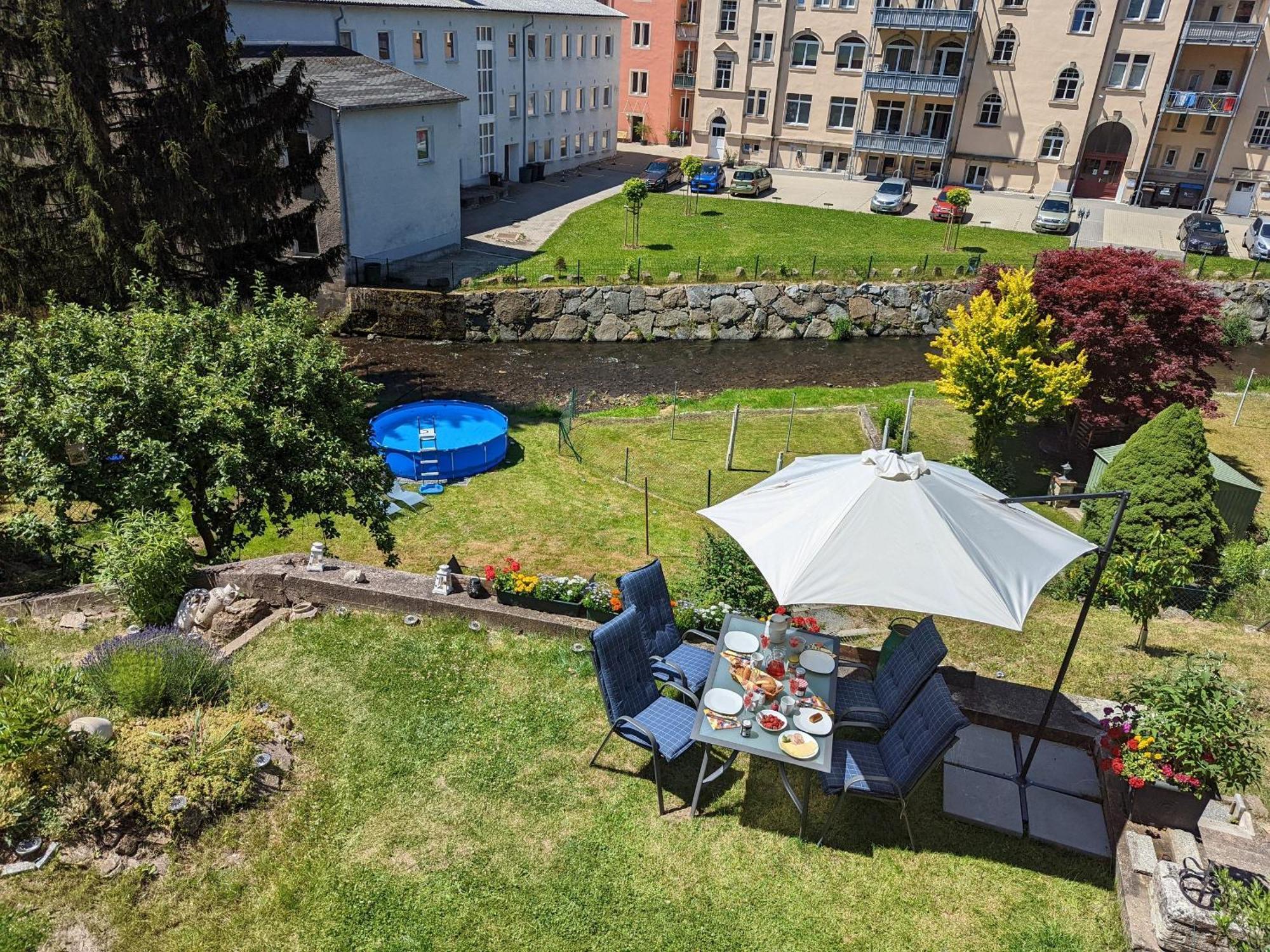 F2 - Urlaubsmagie Sauna, Whirlpool, Pool & Garten Sebnitz Extérieur photo